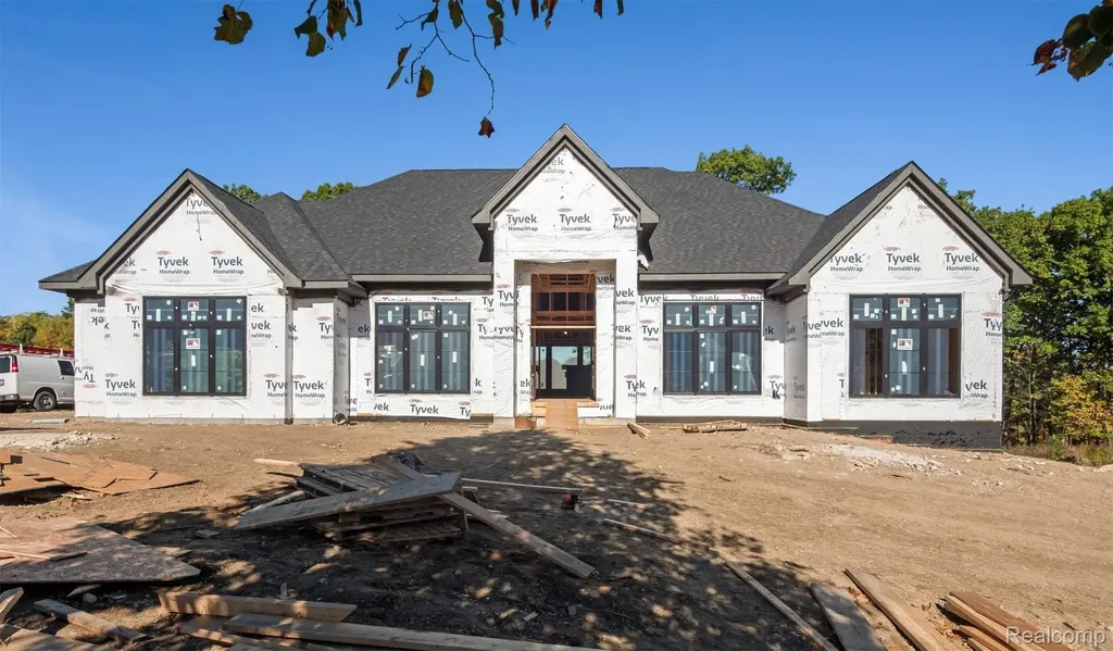 4380 The Heights Boulevard Oakland Charter Township MI 48306