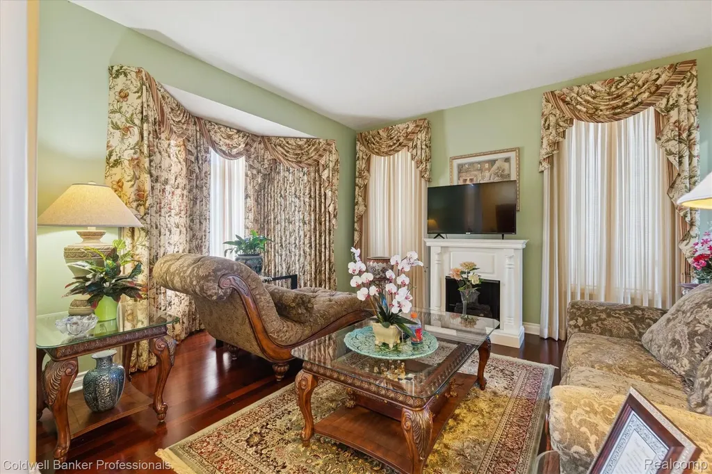 13065 White Oaks Argentine Township MI 48436