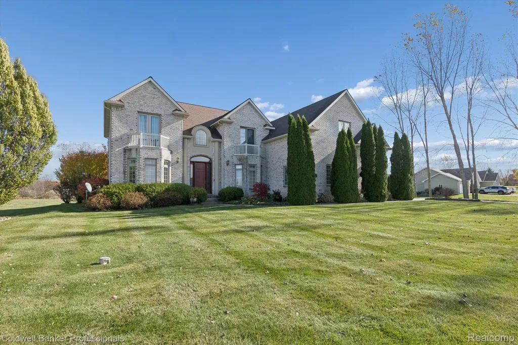 13065 White Oaks Argentine Township MI 48436