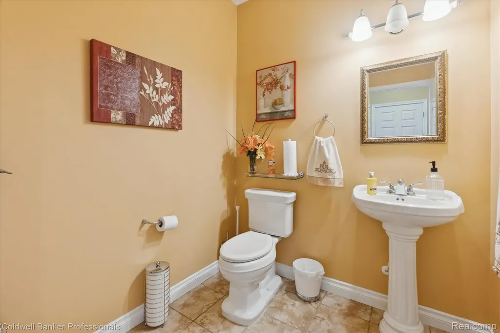 13065 White Oaks Argentine Township MI 48436