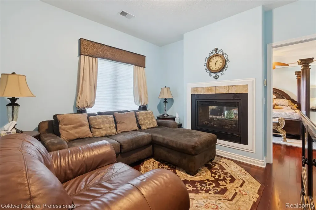 13065 White Oaks Argentine Township MI 48436