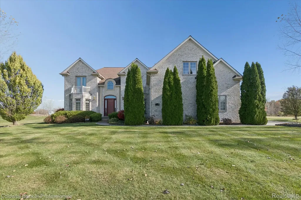 13065 White Oaks Argentine Township MI 48436