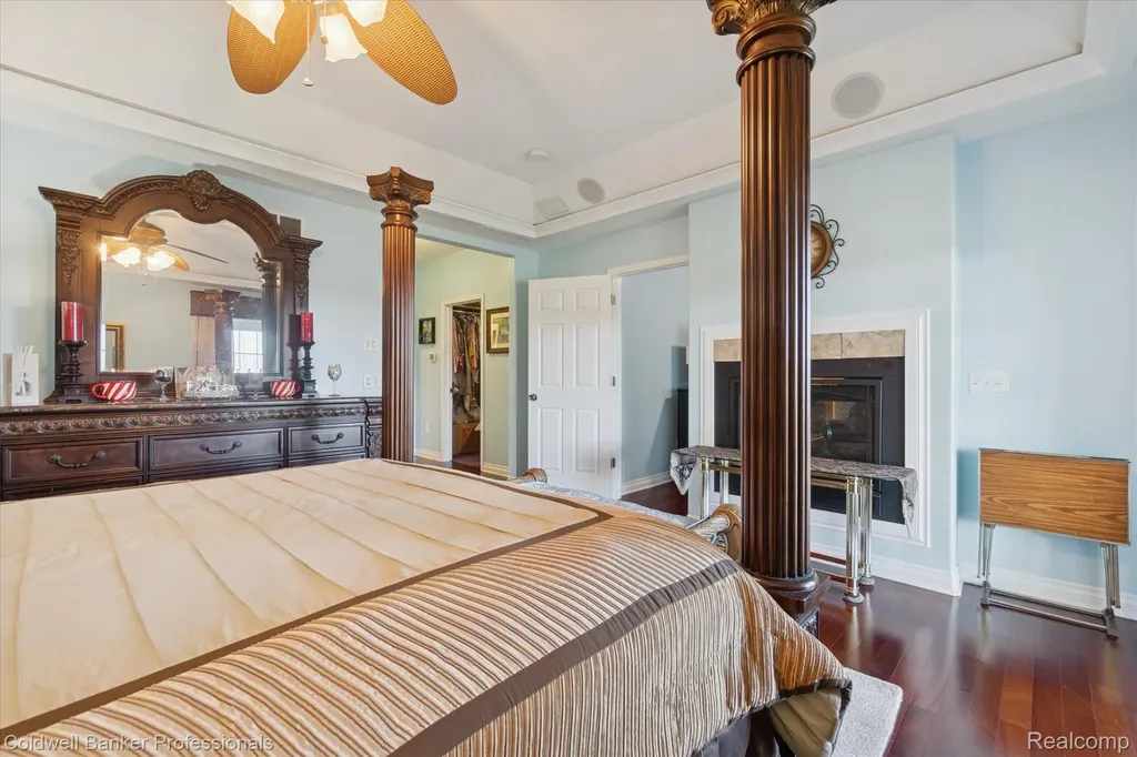 13065 White Oaks Argentine Township MI 48436