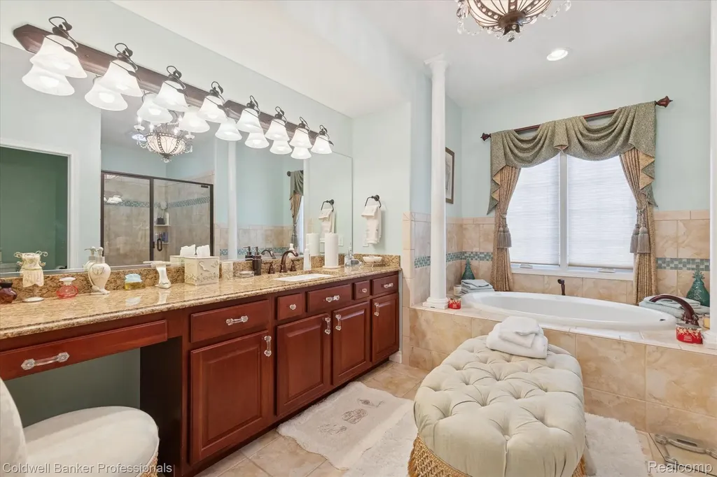 13065 White Oaks Argentine Township MI 48436