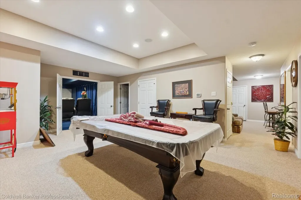 13065 White Oaks Argentine Township MI 48436