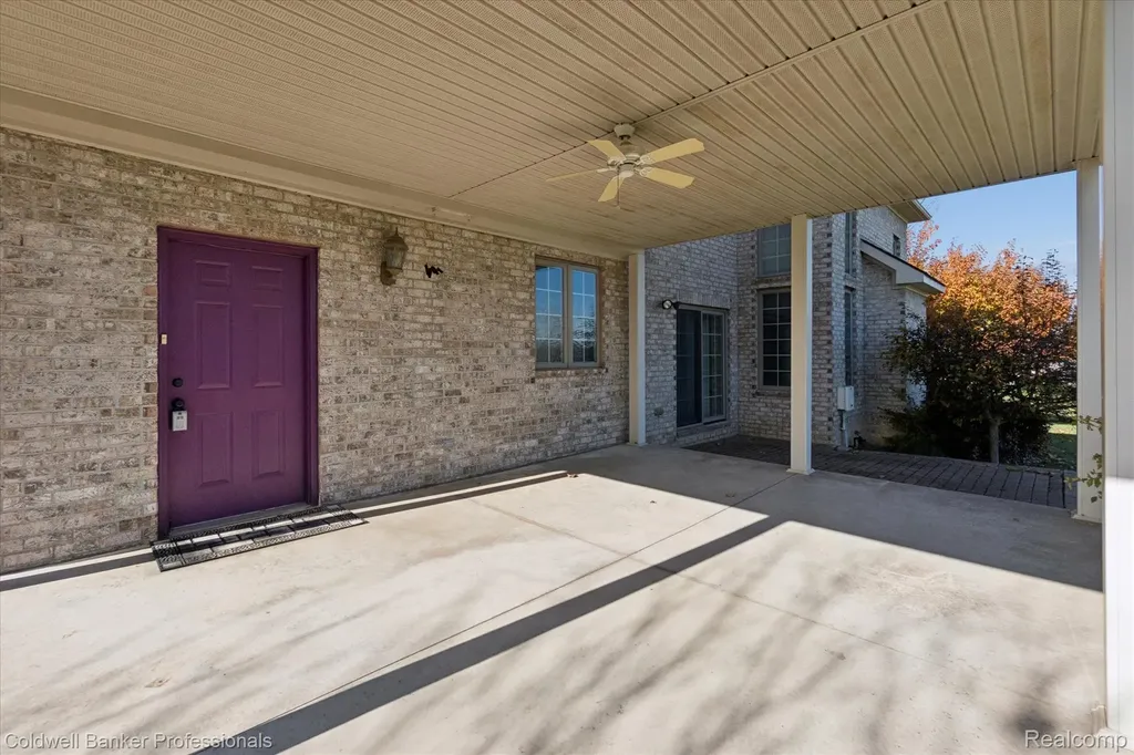 13065 White Oaks Argentine Township MI 48436