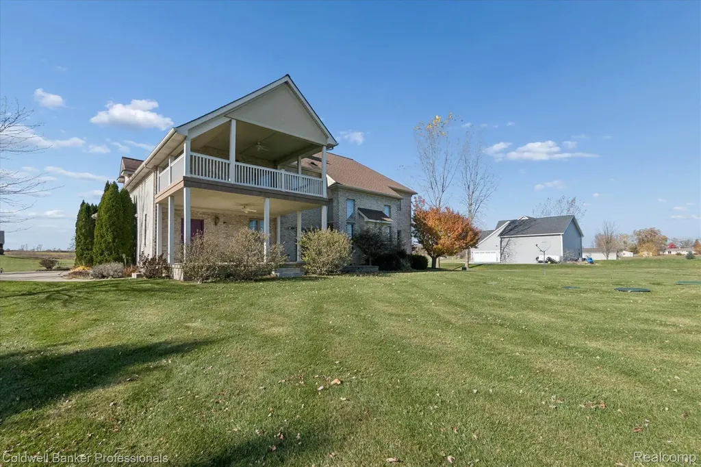13065 White Oaks Argentine Township MI 48436