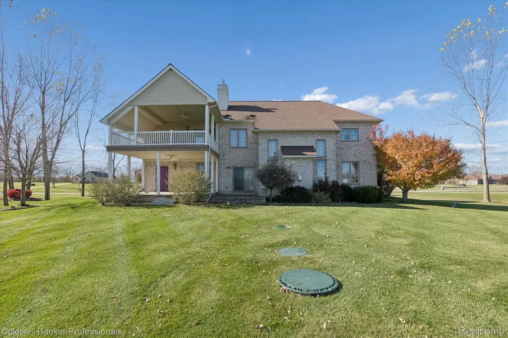 13065 White Oaks Argentine Township MI 48436