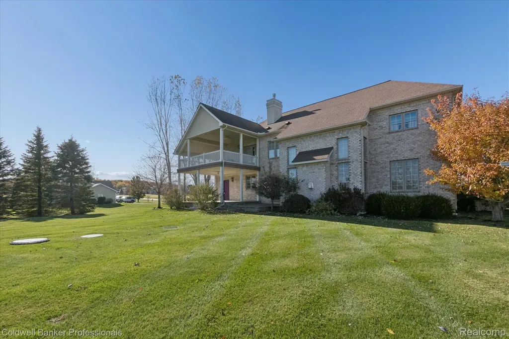 13065 White Oaks Argentine Township MI 48436