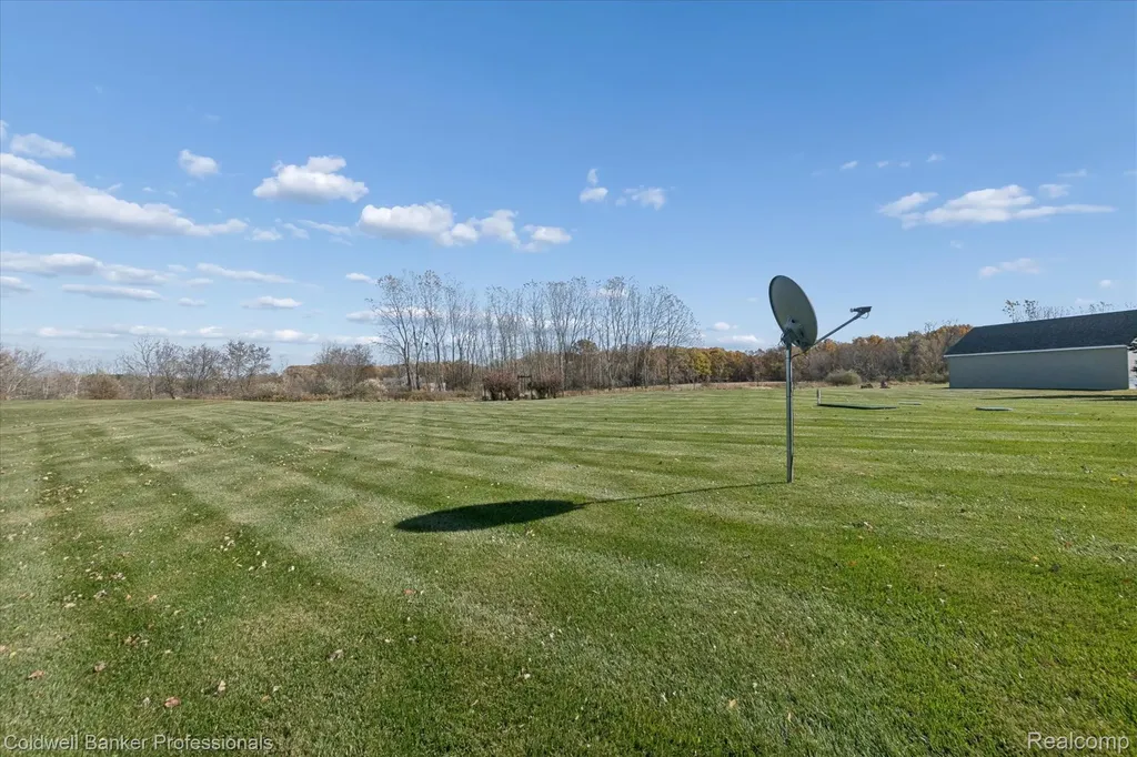 13065 White Oaks Argentine Township MI 48436