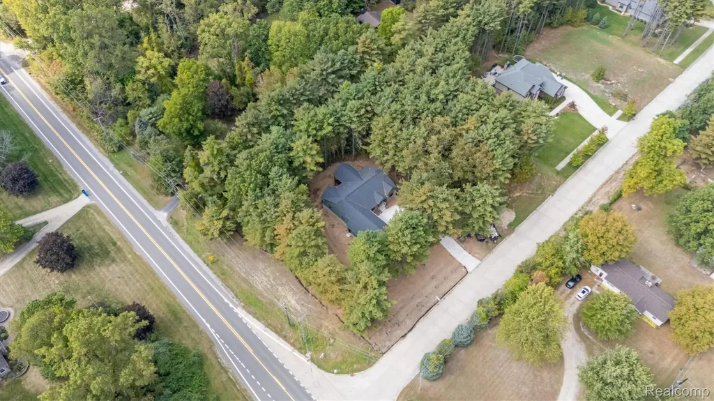3743 Kerriel Court Commerce Charter Township MI 48382