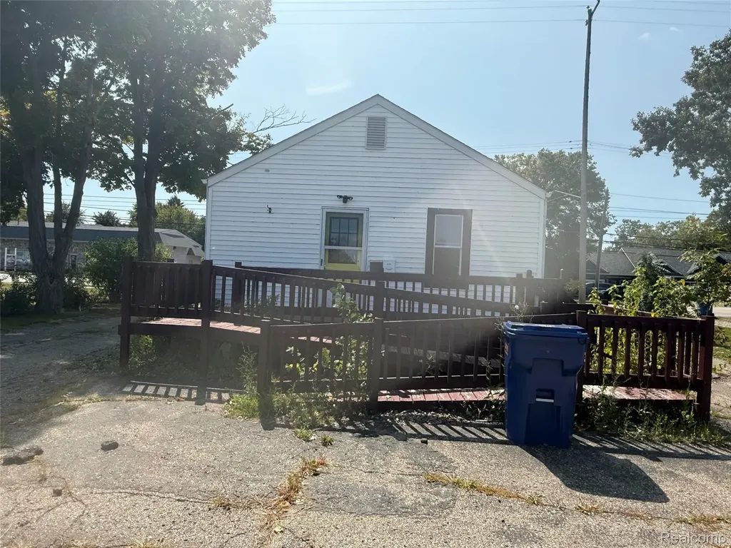 320 W Flint Street Davison City MI 48423