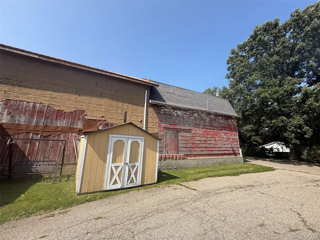 320 W Flint Street Davison City MI 48423
