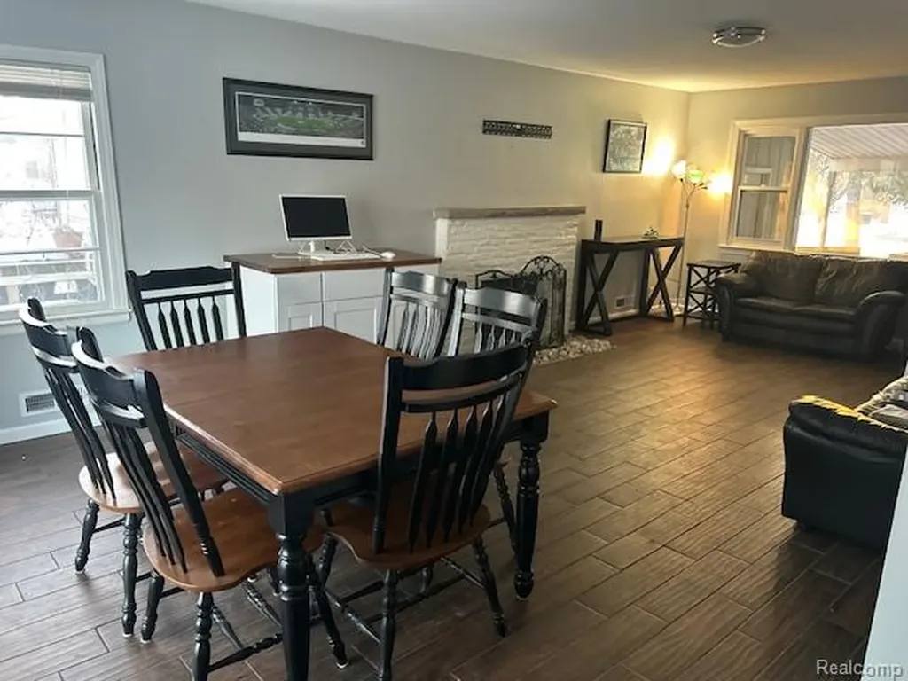 5900 N Hagadorn Road East Lansing City MI 48823