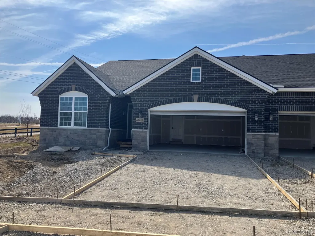 61611 Empire Road Lyon Charter Township MI 48178