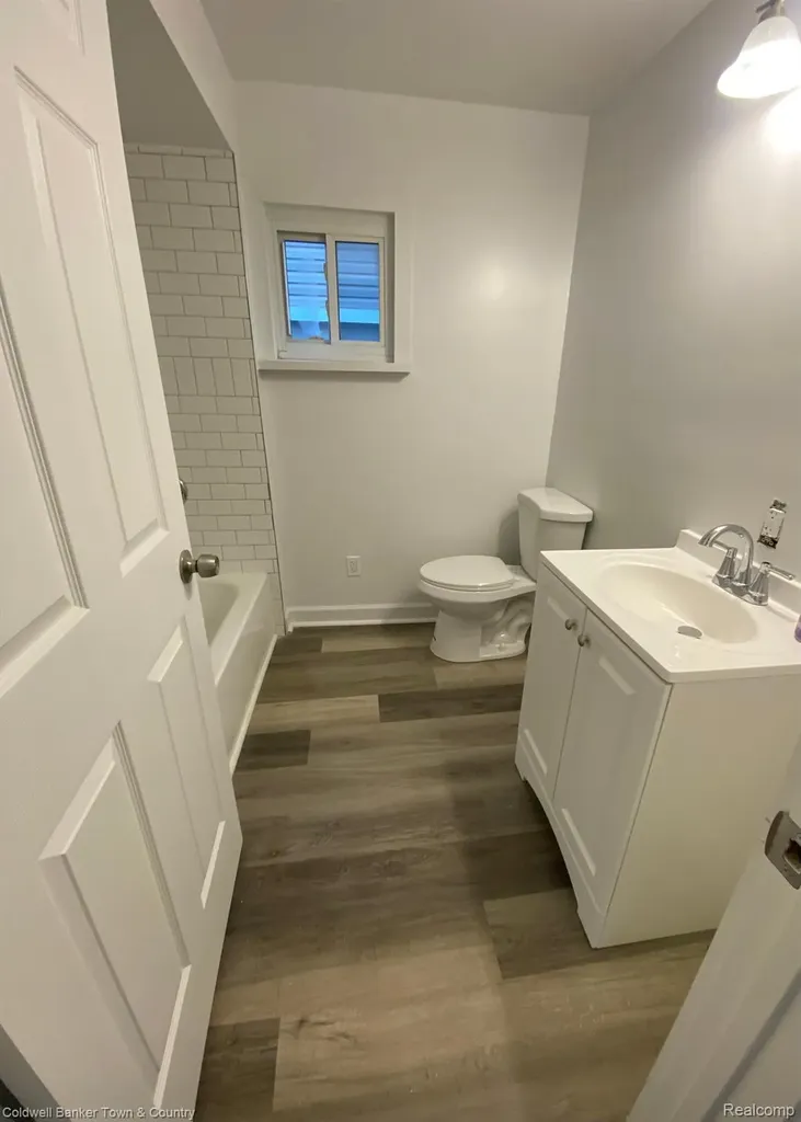 4031 Hillcrest Highland Charter Township MI 48356