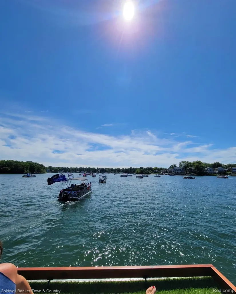 4031 Hillcrest Highland Charter Township MI 48356