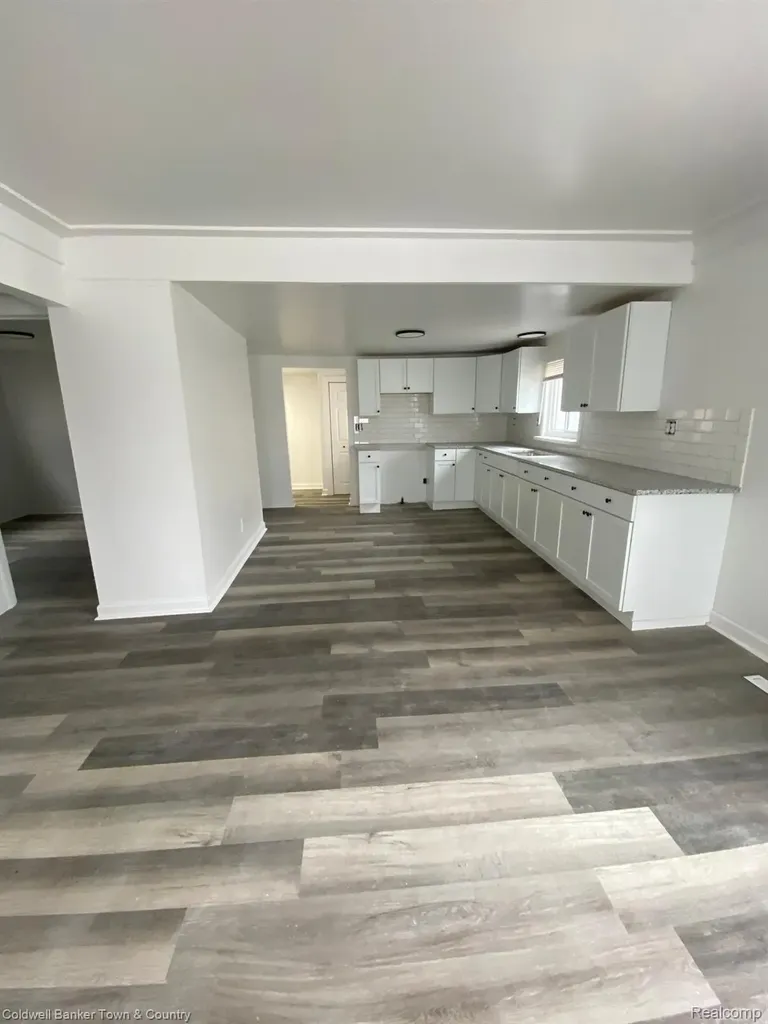 4031 Hillcrest Highland Charter Township MI 48356