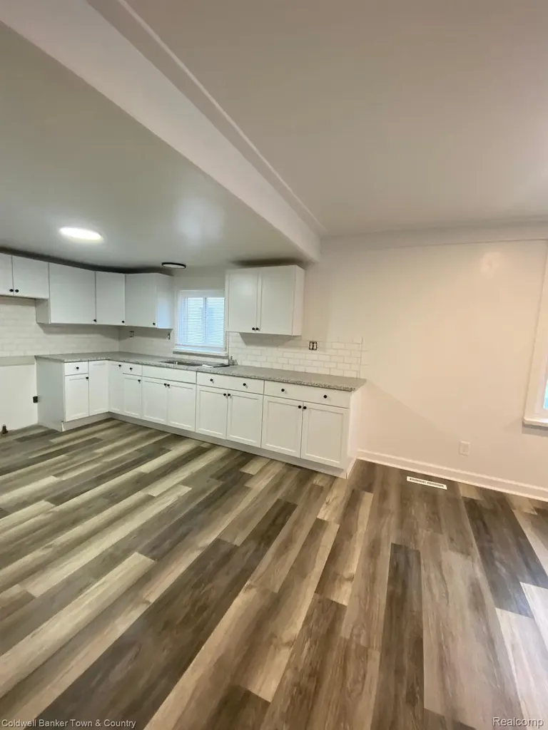 4031 Hillcrest Highland Charter Township MI 48356