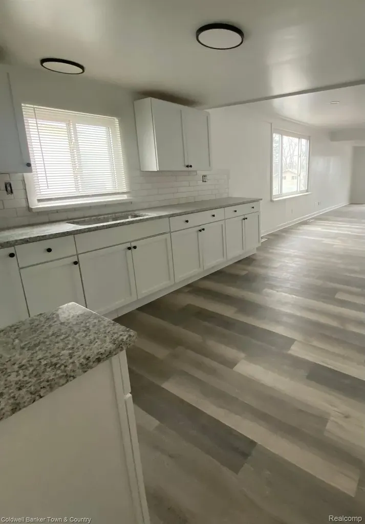 4031 Hillcrest Highland Charter Township MI 48356