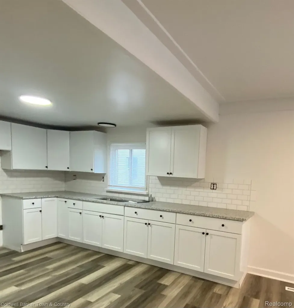 4031 Hillcrest Highland Charter Township MI 48356