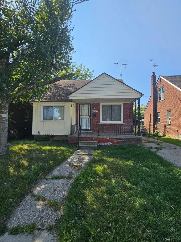 14072 Carlisle Street Detroit City MI 48205