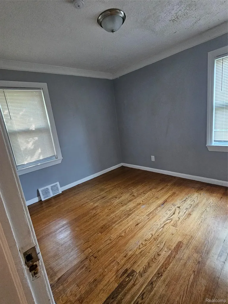 14072 Carlisle Street Detroit City MI 48205
