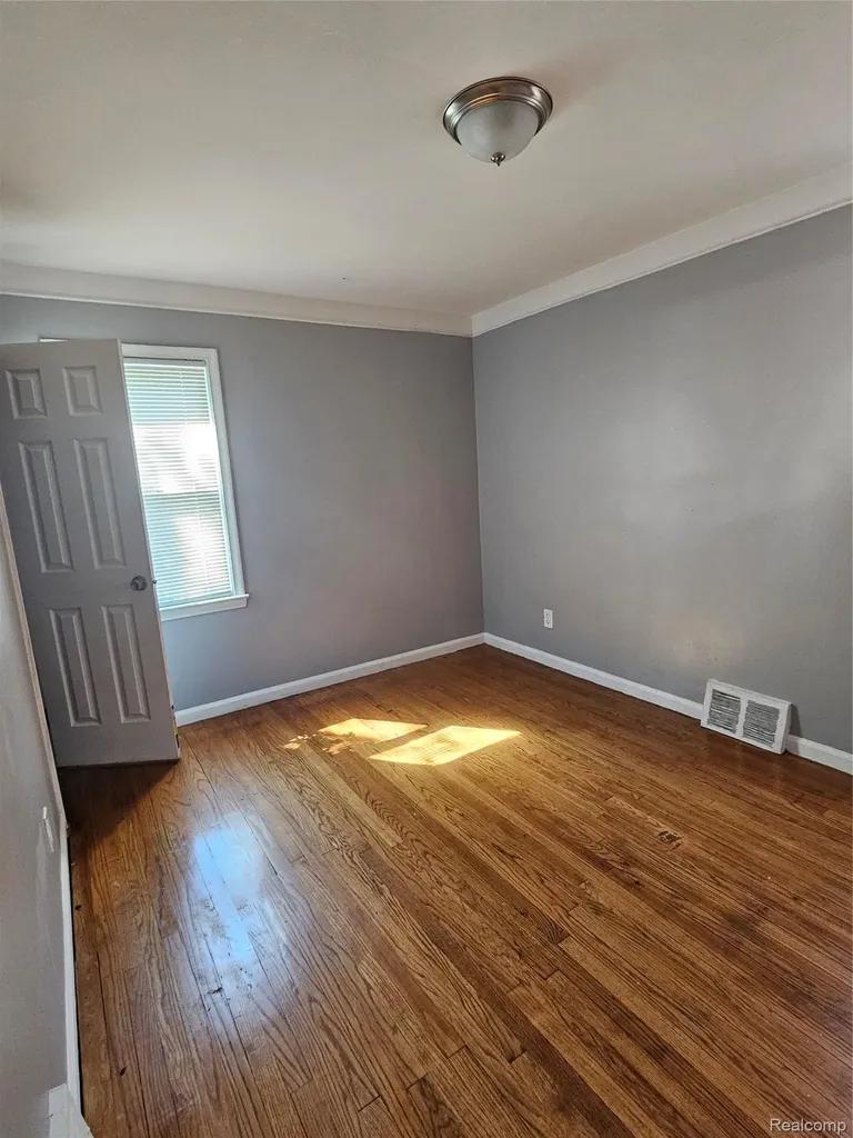 14072 Carlisle Street Detroit City MI 48205
