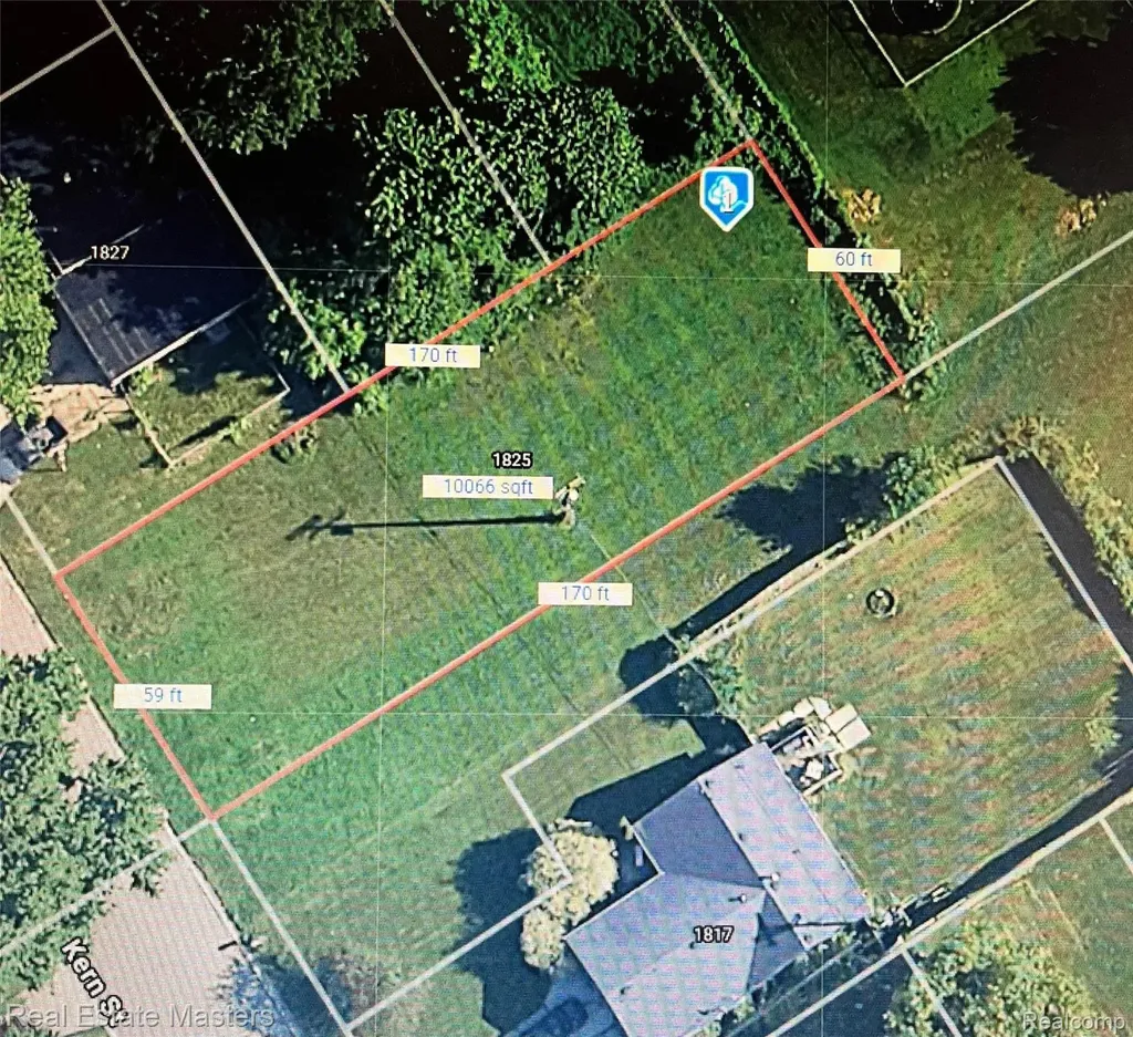 1825 Kern Port Huron City MI 48060