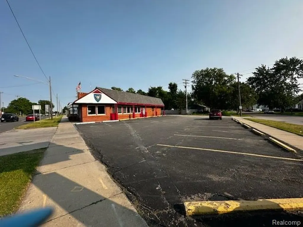 27281 Grand River Avenue Redford Charter Township MI 48240
