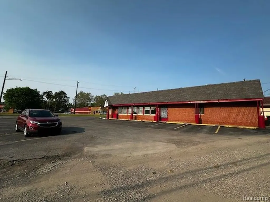 27281 Grand River Avenue Redford Charter Township MI 48240