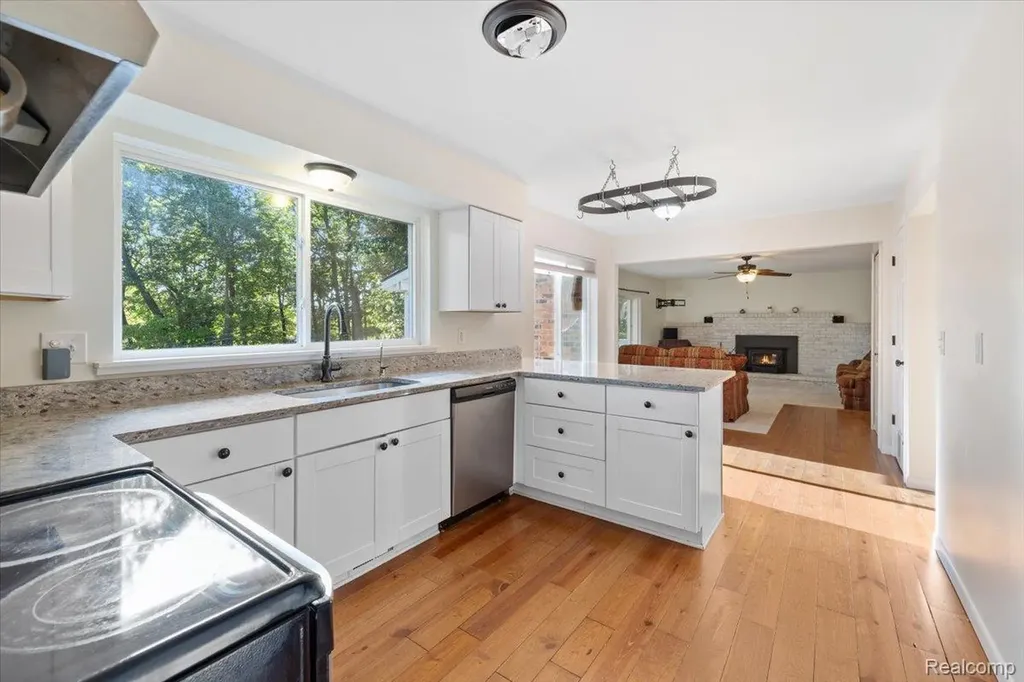 3801 Glen Hills Drive Hartland Township MI 48353