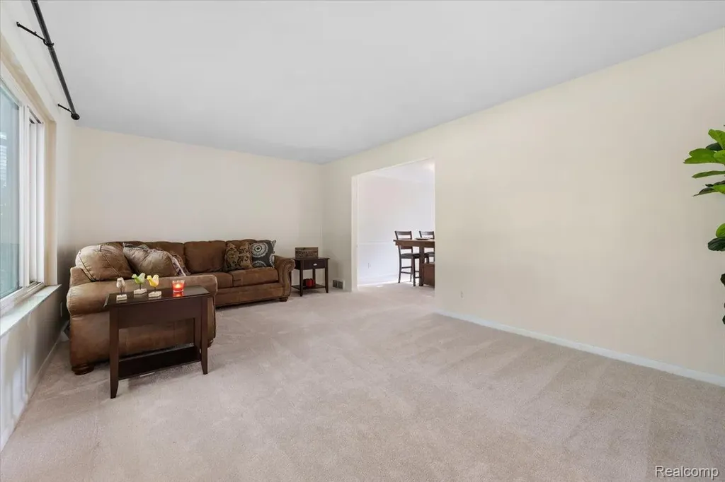 3801 Glen Hills Drive Hartland Township MI 48353