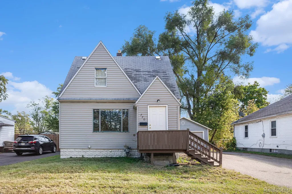 770 Cameron Avenue Pontiac City MI 48340