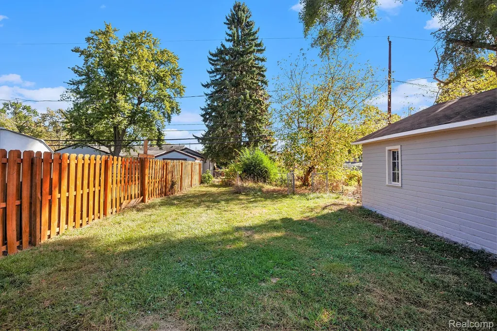 770 Cameron Avenue Pontiac City MI 48340