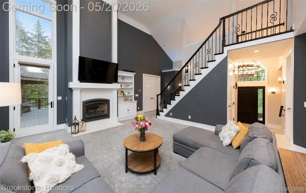 2157 Canterwood Highland Charter Township MI 48357