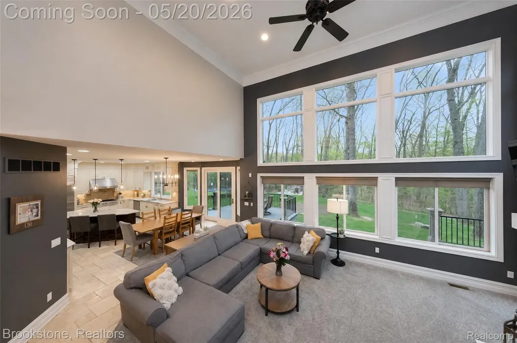 2157 Canterwood Highland Charter Township MI 48357