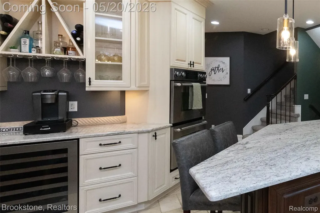 2157 Canterwood Highland Charter Township MI 48357