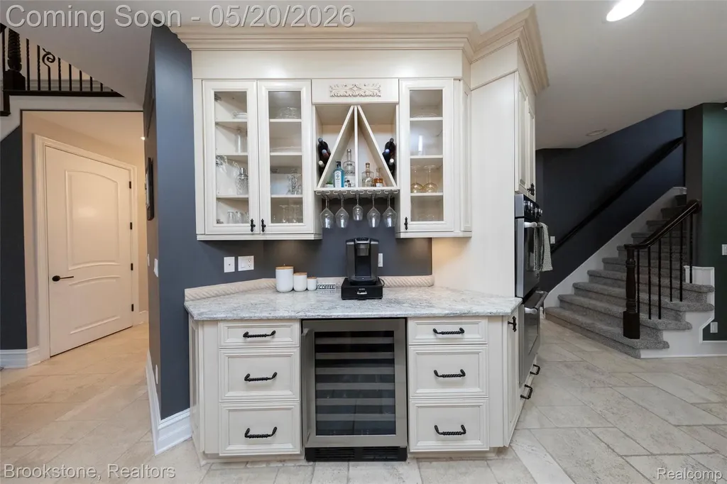 2157 Canterwood Highland Charter Township MI 48357