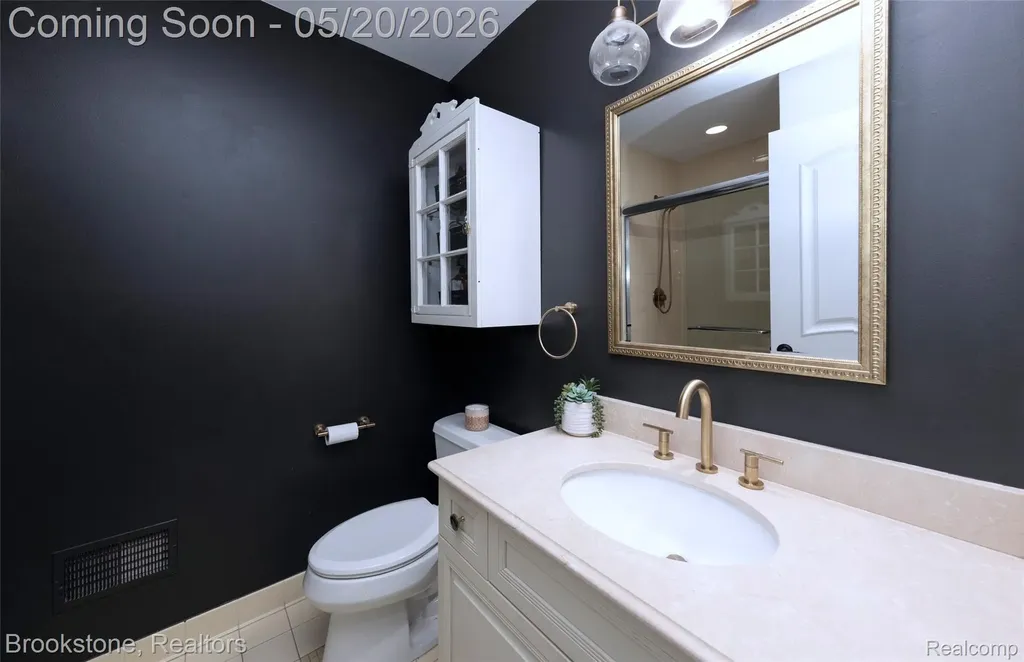 2157 Canterwood Highland Charter Township MI 48357