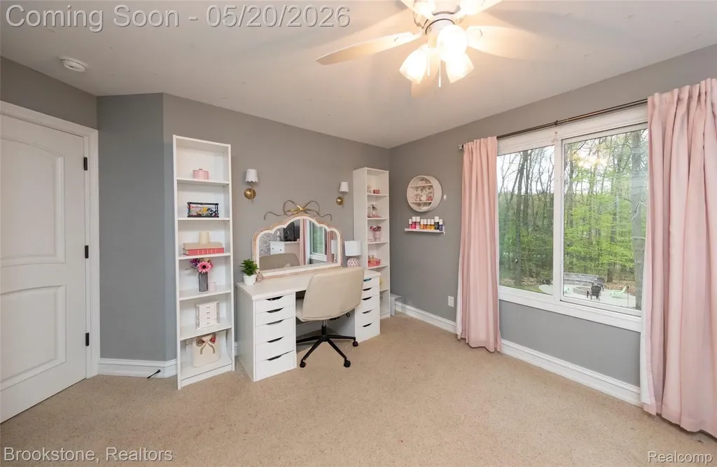 2157 Canterwood Highland Charter Township MI 48357
