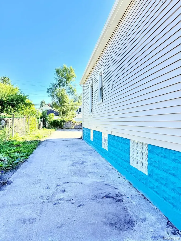 5518 Harold Street Hamtramck City MI 48212