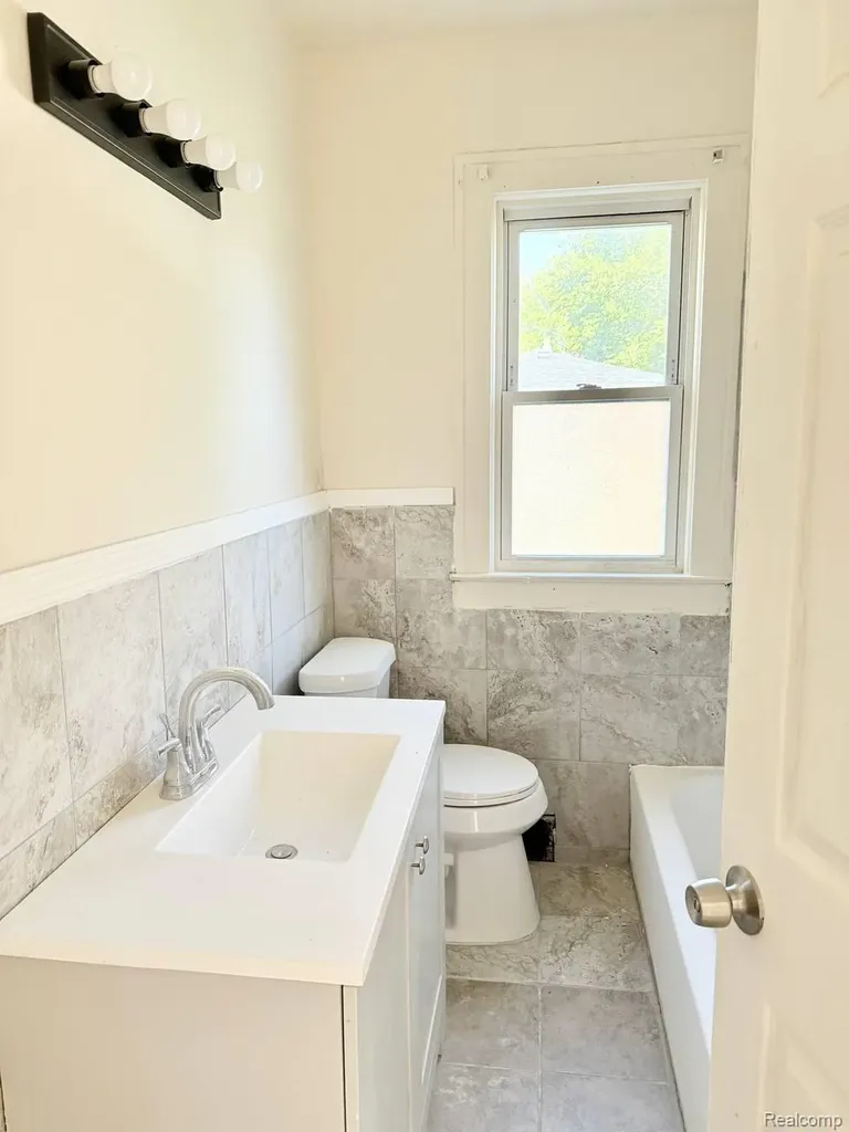 5518 Harold Street Hamtramck City MI 48212