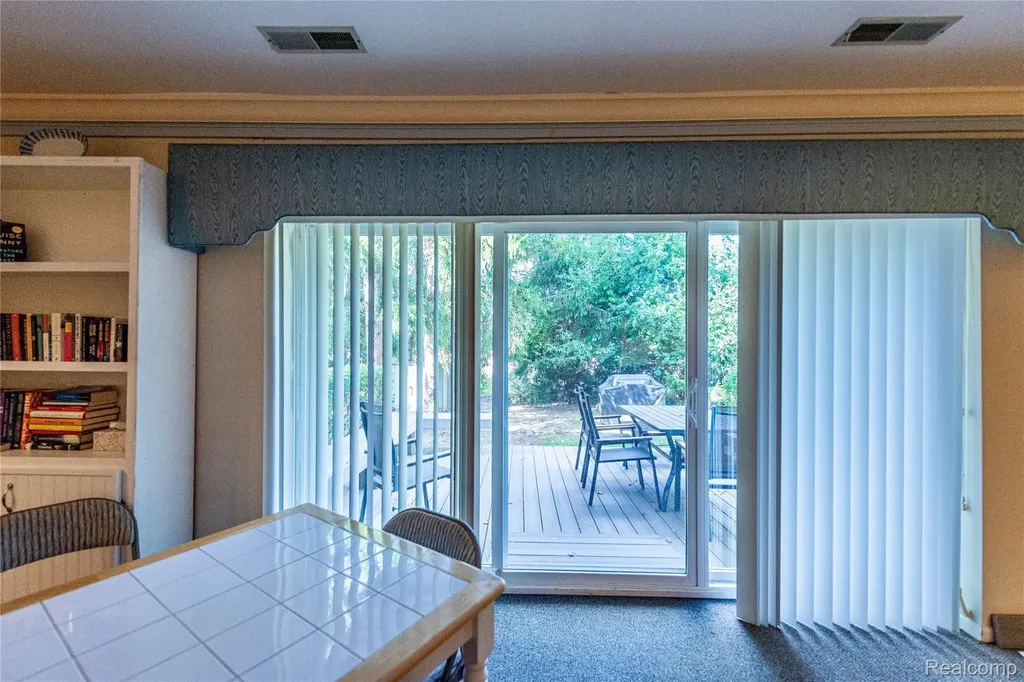 19710 W 13 Mile Road Beverly Hills Village MI 48025