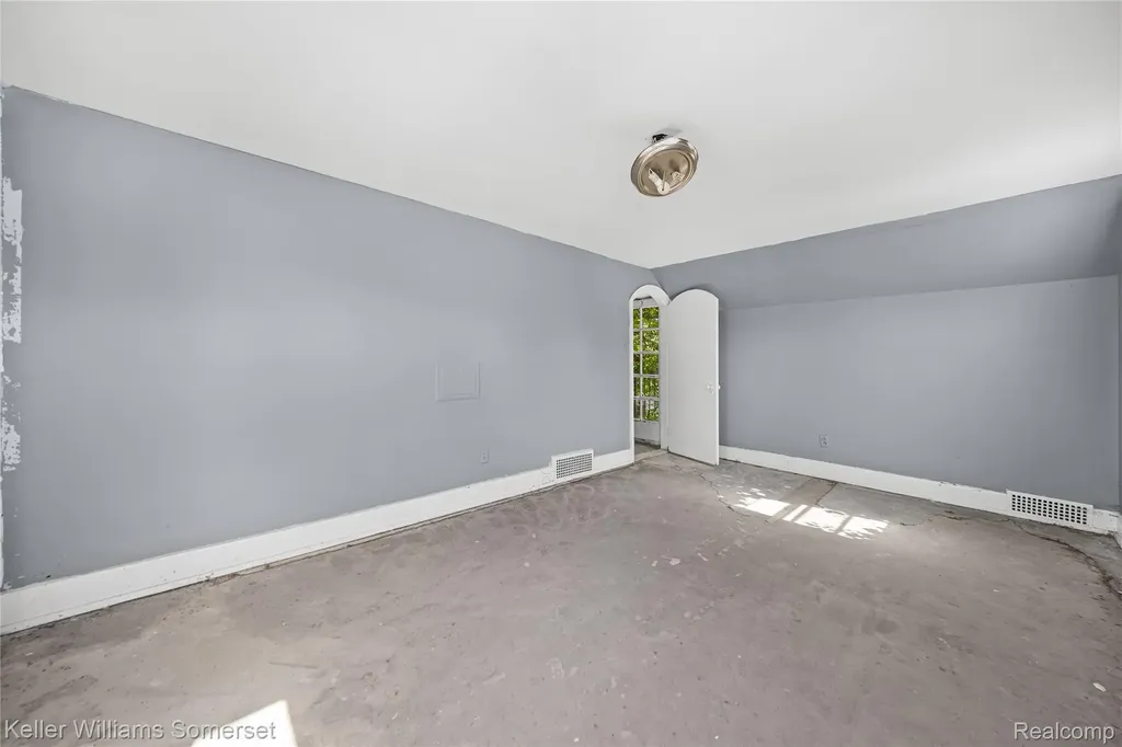 12375 E Outer Drive Detroit City MI 48224