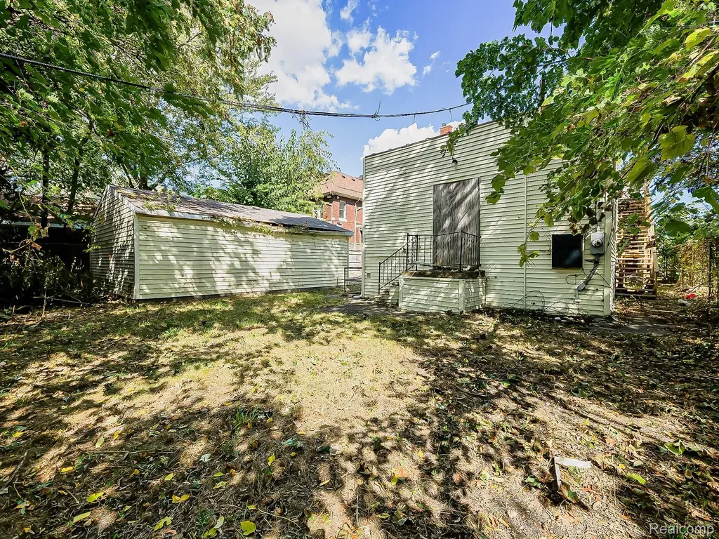 491 E Grand Boulevard Detroit City MI 48207