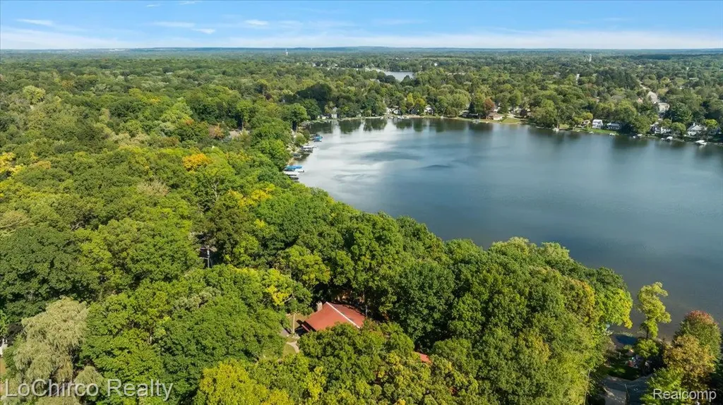 8646 Thendara Boulevard Independence Charter Township MI 48348