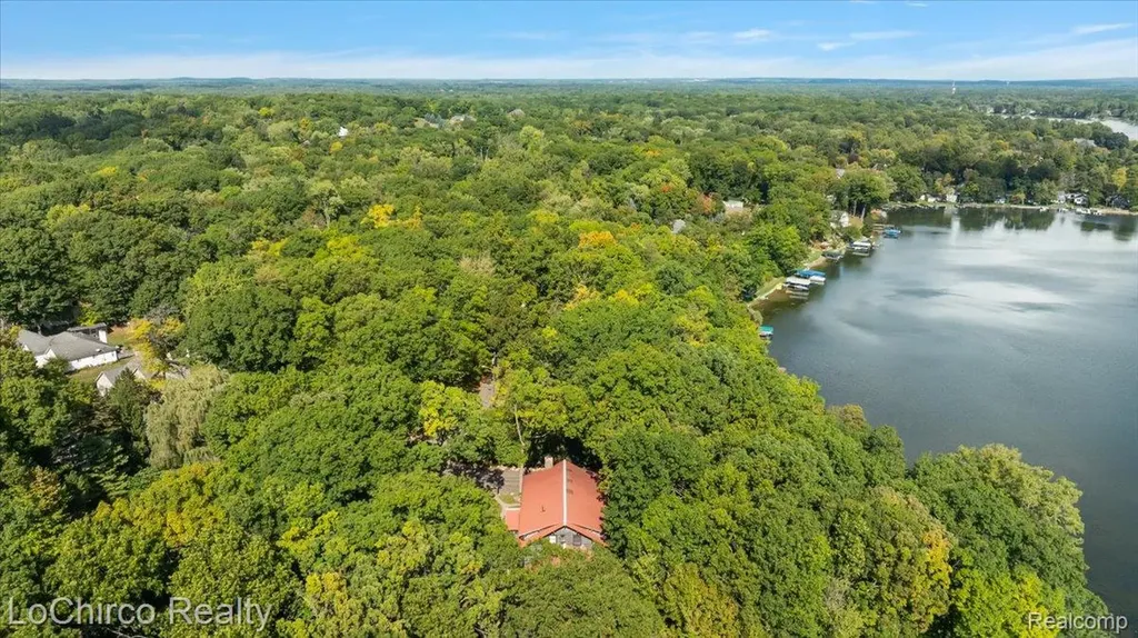 8646 Thendara Boulevard Independence Charter Township MI 48348