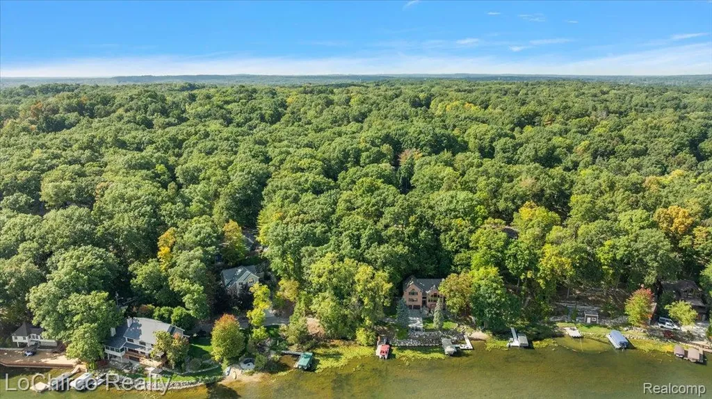 8646 Thendara Boulevard Independence Charter Township MI 48348