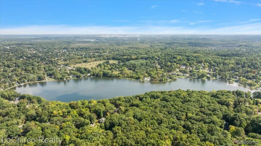 8646 Thendara Boulevard Independence Charter Township MI 48348